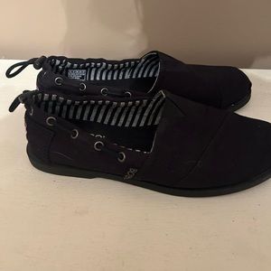 Women Bobs size 8